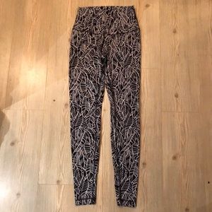 Lululemon Wunder under leaf print